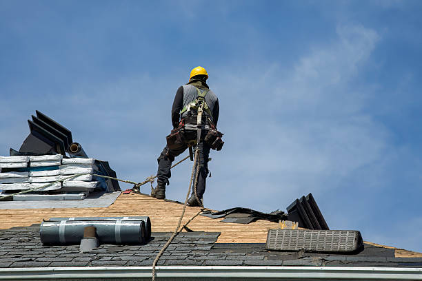 Professional Gutter Installation technician working in Stanwood, MI